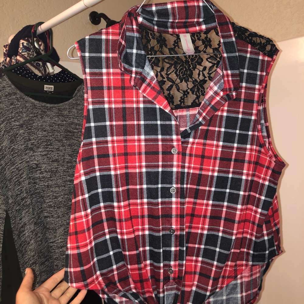 Tied button plaid cropped tank top